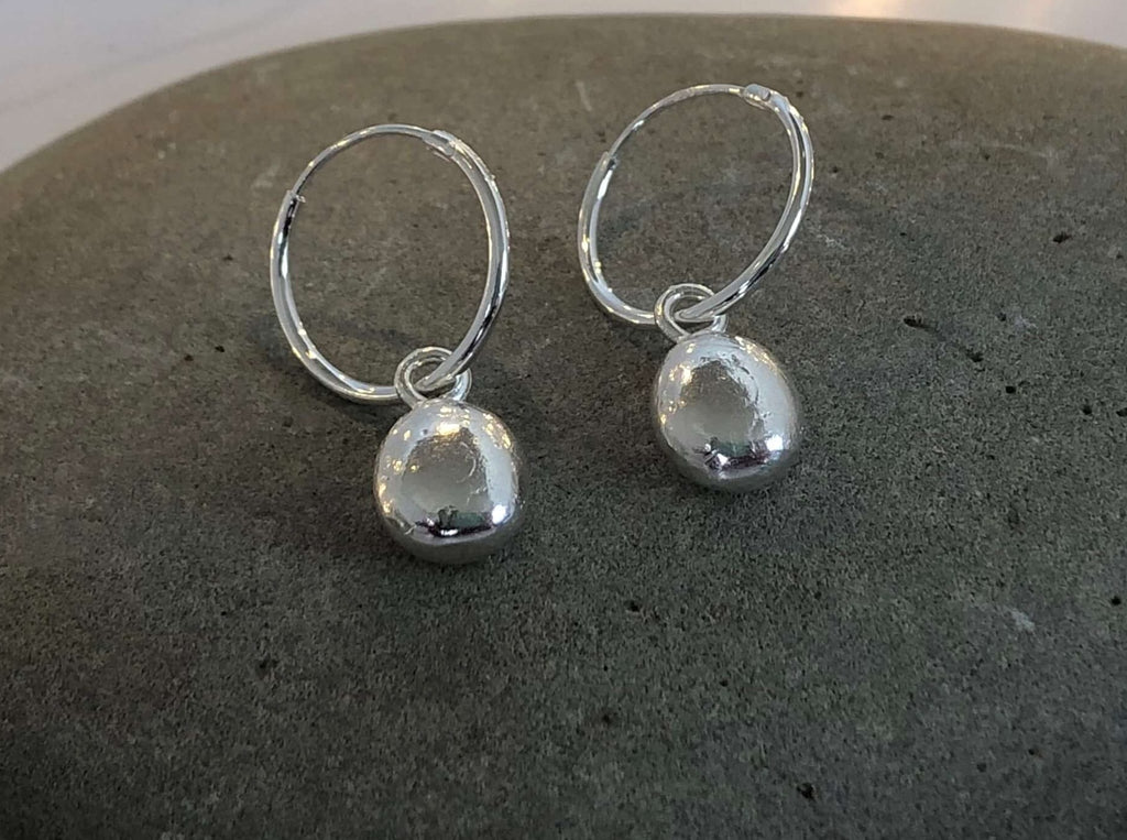Pebble hoop earrings