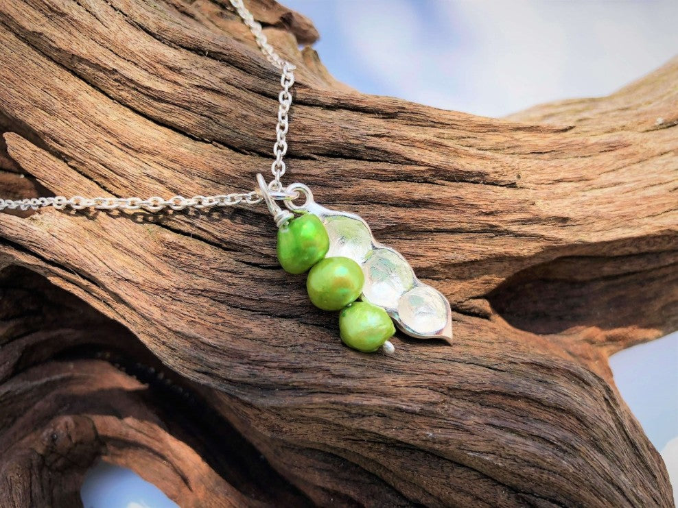 Pea pod pendant