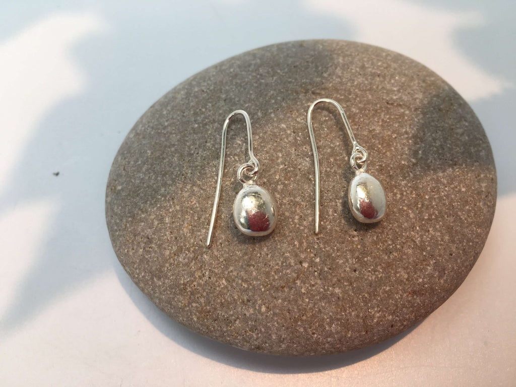 Small pebble hanging earrings